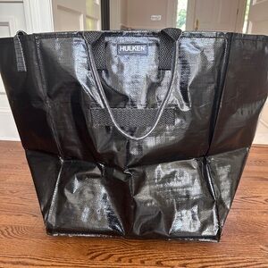 Hulken - XL Glossy Black Roller Bag